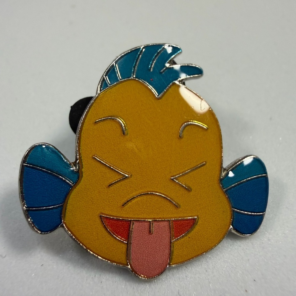 💜3/$15 DISNEY trading pin flounder - Picture 2 of 3